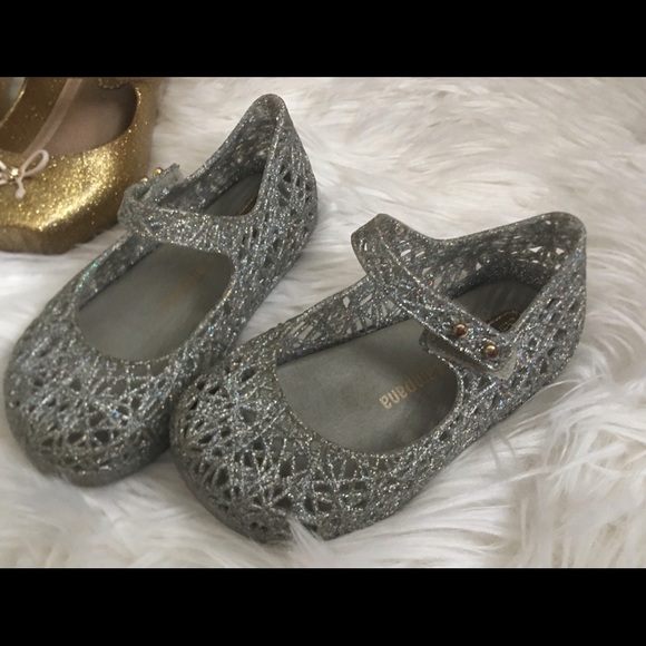 Used bundle of 3 mini Melissa size 6 and 7 - Picture 4 of 4